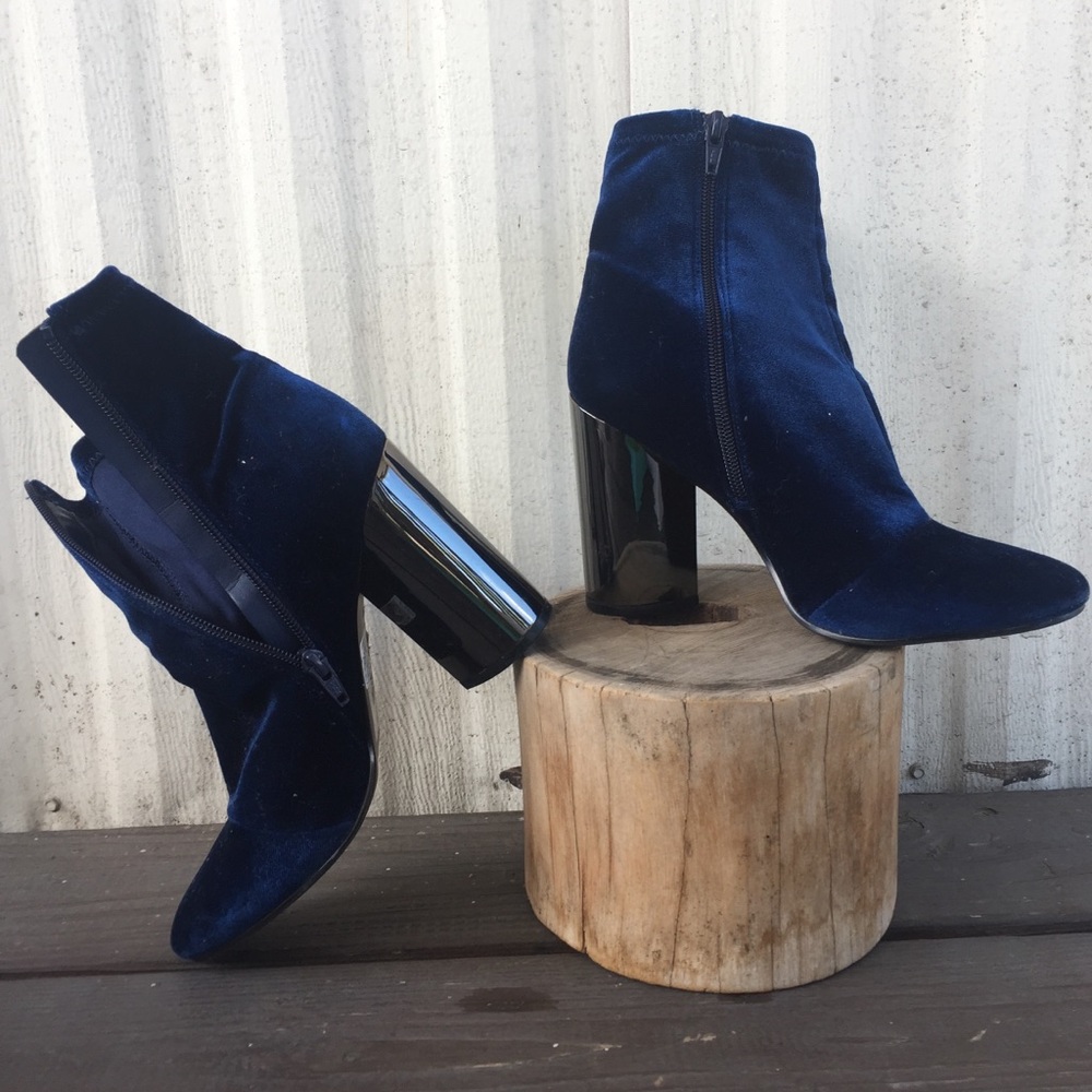 ALDO velvet ankle boots!!!